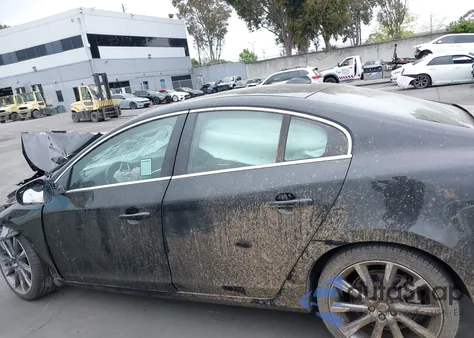 2015 Volvo S60 T5 Platinum z USA, uszkodzony, nr VIN YV126MFM6F2361507